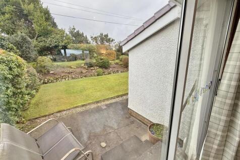 Patio doors to rear garden