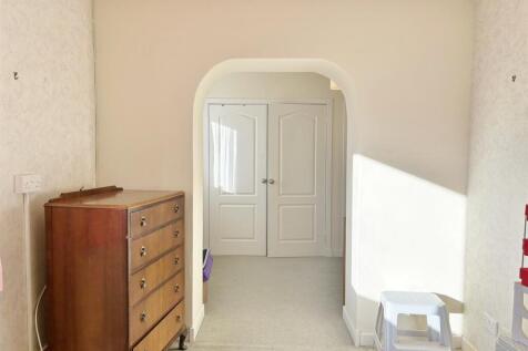 Towards dressing area