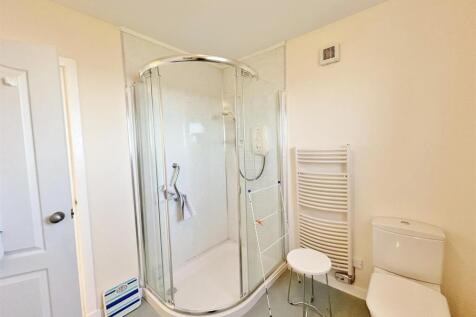 Ensuite shower room