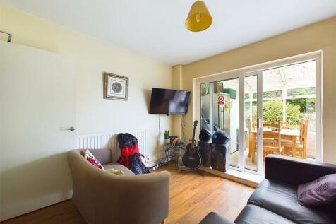 CAM02887G0-PR0185-STILL004.jpg