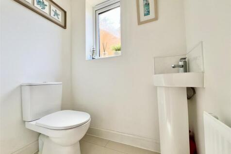 DOWNSTAIRS CLOAKROOM