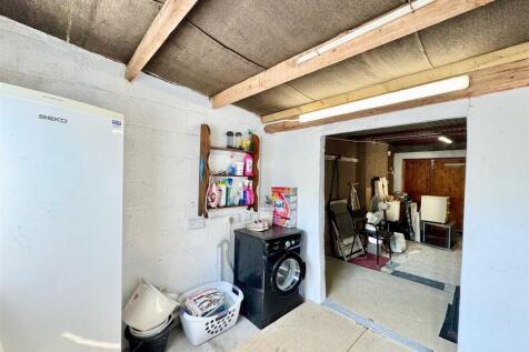 EXTENDED INTEGRAL GARAGE