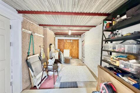 EXTENDED INTEGRAL GARAGE