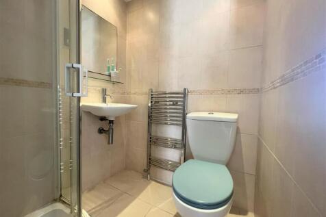 ENSUITE SHOWER ROOM