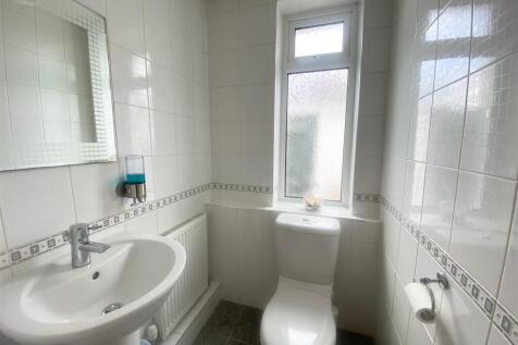 DOWNSTAIRS CLOAKROOM