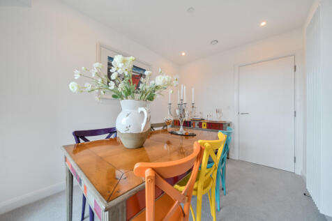 1324772-18-6876d8...