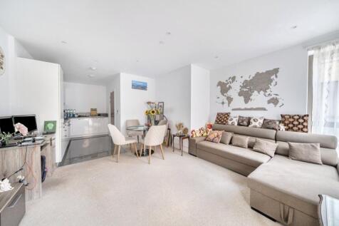 1326573-10-687e72...