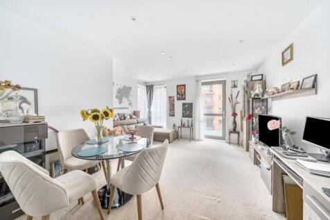 1326573-12-687e72...