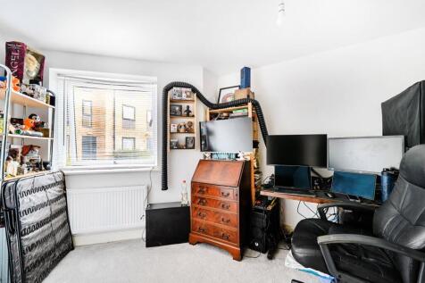 1331102-18-68875c...