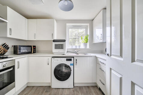 1357685-4-68cd5ae...