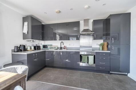 1359171-11-68dbd7...