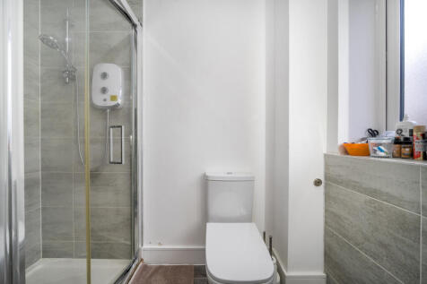 1374305-6-690e30e...