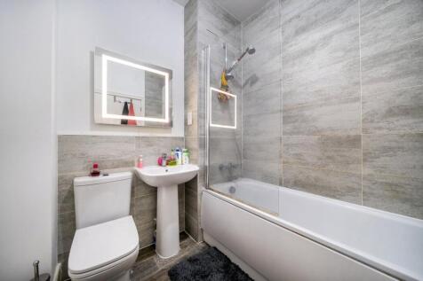 1374305-7-690e30f...