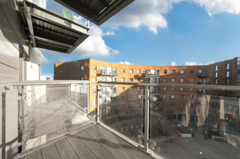 1371874-7-69209f0...