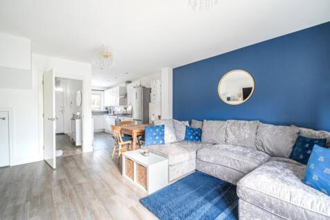 1375259-9-690b29f...