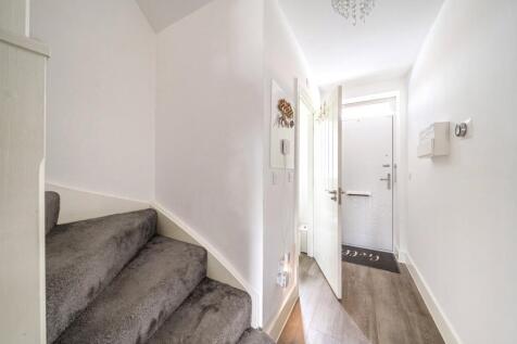 1375259-15-690b2a...