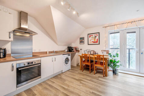 1381446-11-691c5d...