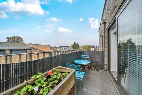 1374067-18-6904c0...