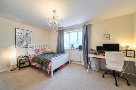 1372602-7-69145c1...