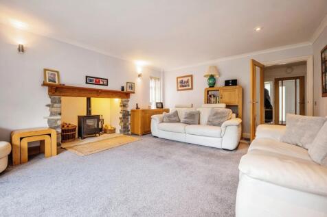 Lounge with Fireplace &amp; Log Burner