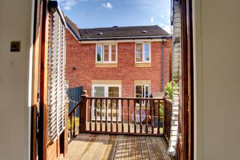 Decking Area of Summerhouse.