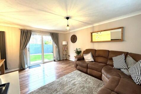 Lounge Dining Room ( image 3 )