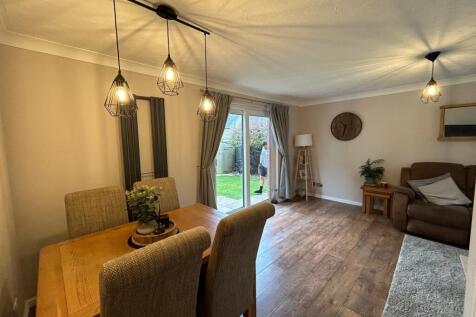 Lounge Dining Room ( image 2 )