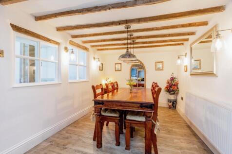 Kitchen/Dining Area