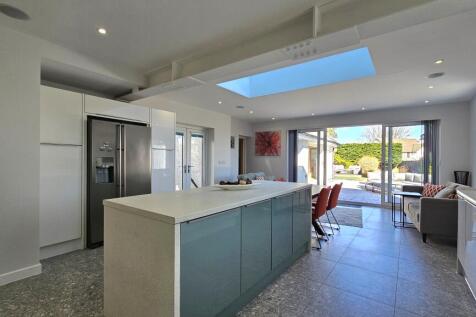 Kitchen / dining room / living area