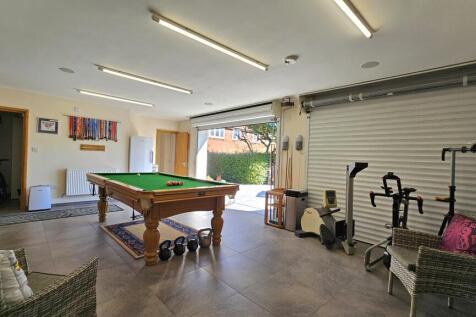 Garage / Games Room