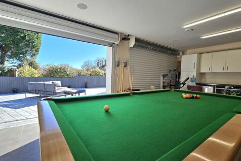 Garage / Games Room