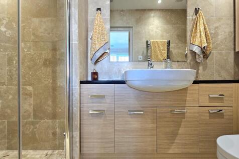 Bedroom 1 En-suite