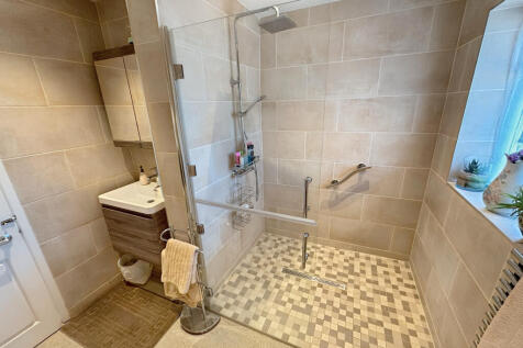 Shower Room (Downstairs)