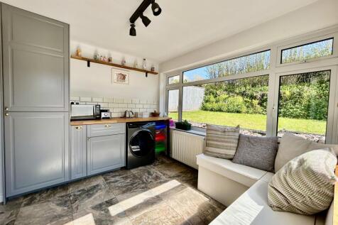 Kitchen / Breakfast Room..