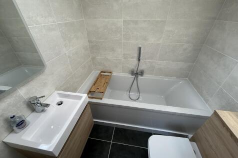 Bathroom R-L