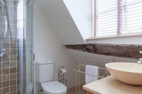 Bedroom 3 - En Suite Shower Room.jpg