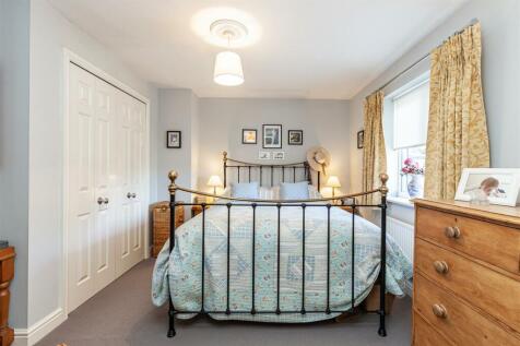 Master Bedroom 2.jpg