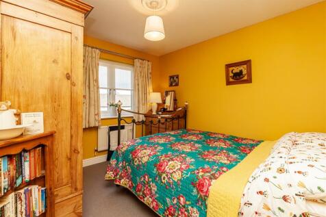 Bedroom 2 1.jpg