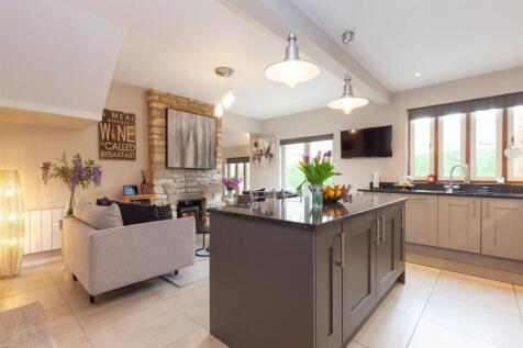 Kitchen - Breakfast Room 1.jpg
