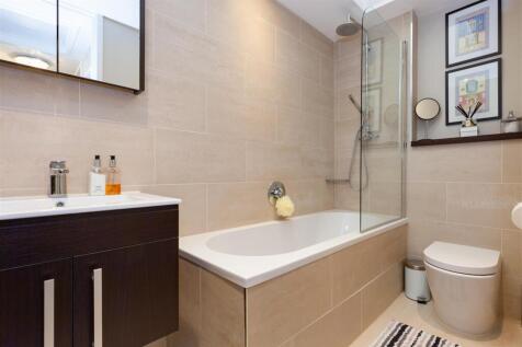 Family Bathroom.jpg