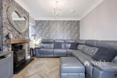 Open Plan Lounge/Kitchen/Dinning Area