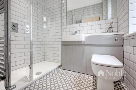 Ensuite (Ground Floor)