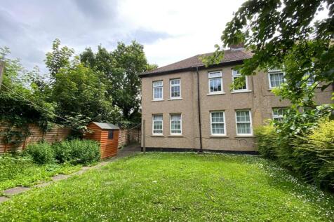 2 bed maisonette for sale The Close, Harrow HA2