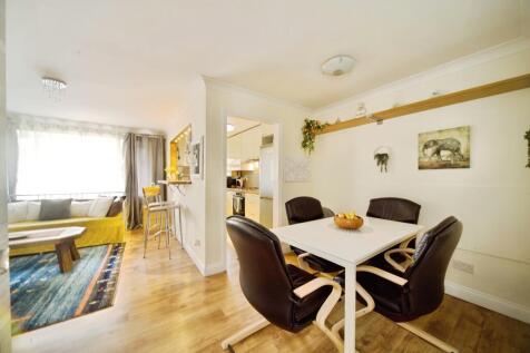 Lodge Kitchen/Living