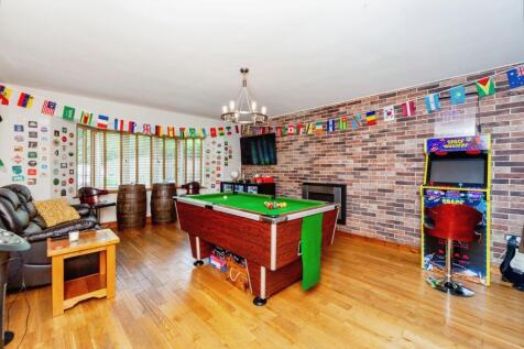 Lounge/Family/Games