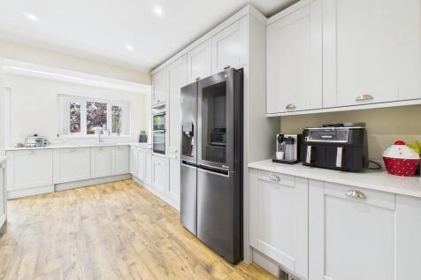 CAM05068G0-PR0046...