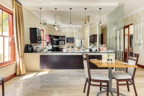 Dining Room to Kitchen