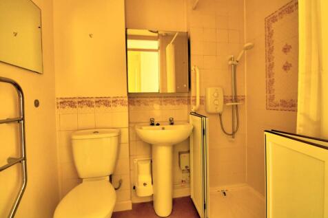 Adapted shower room