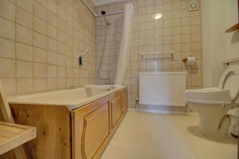 Ground floor bathroom