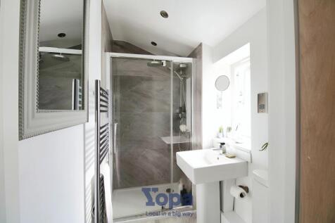 Bedroom 1 Ensuite